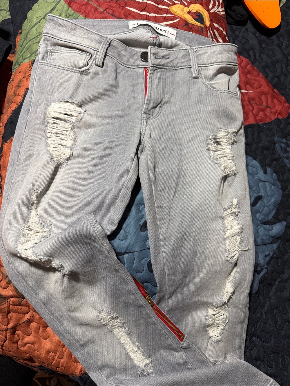 Etienne Marcel Distressed Light Gray Women’s Jeans with red zippers